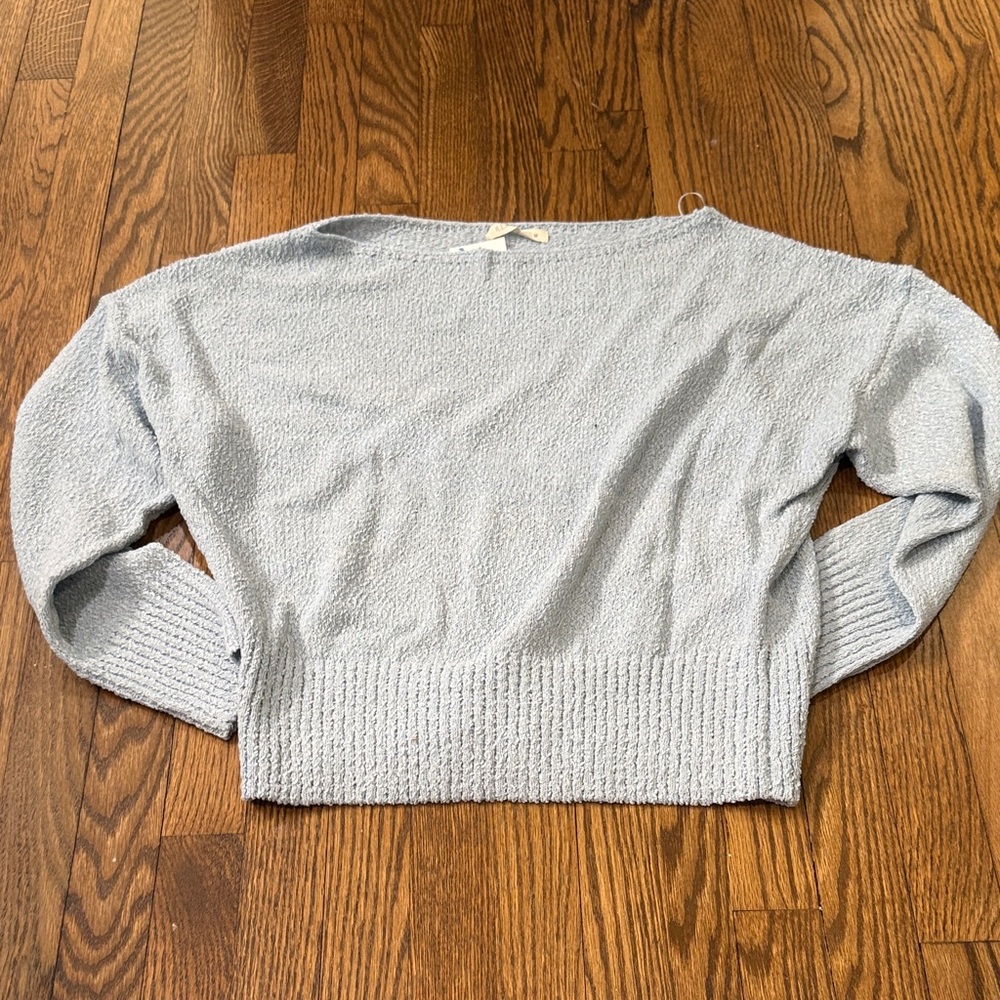NWT ILLA ILLA Light Blue Crewneck Textured Knit Sweater Size Medium